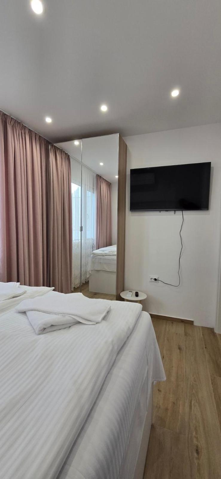щастлив дом 2 Apartment Sofia